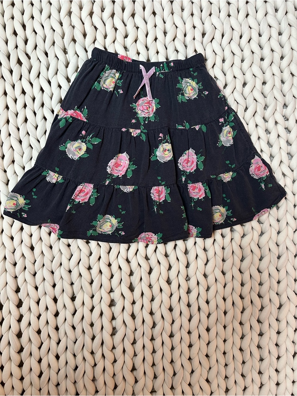 Boden Girls Black Tiered Skirt with Pink Rose Print | Size 6-7 💐